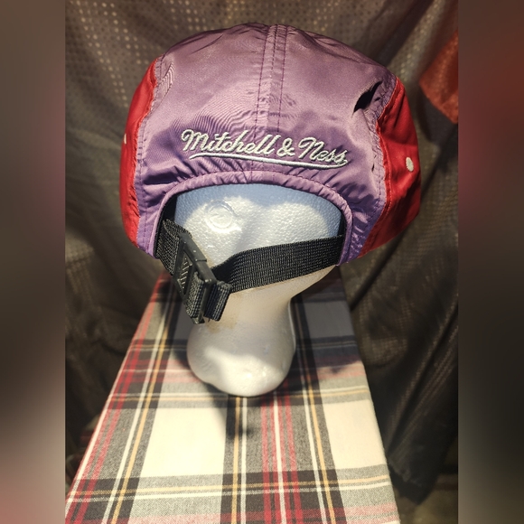 discontinued Toronto Raptors 5-panel hat by Mitchell & Ness - Picture 2 of 6